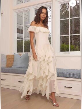 elliatt yvette cream off the shoulder ruffle corset maxi gown dress medium NEW
